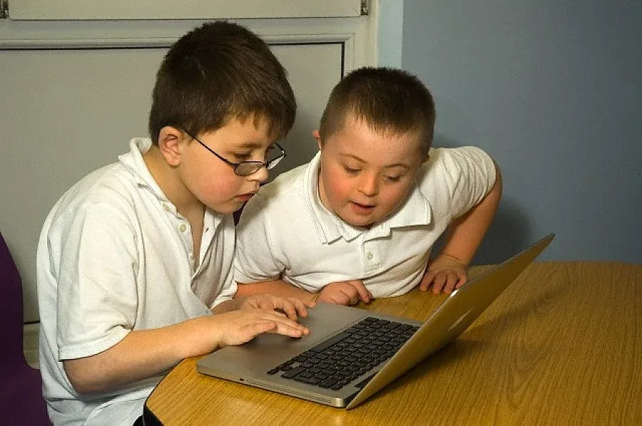 Учители тормозят болни деца