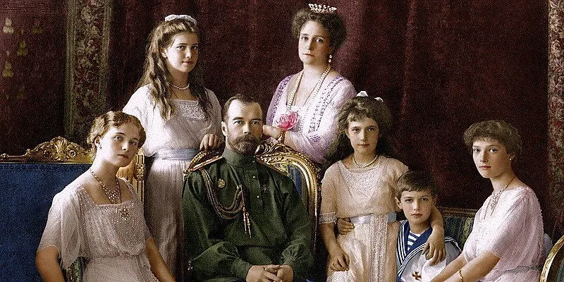 Русия с нови разкрития за смъртта на Романови. Брилянти пазели телата