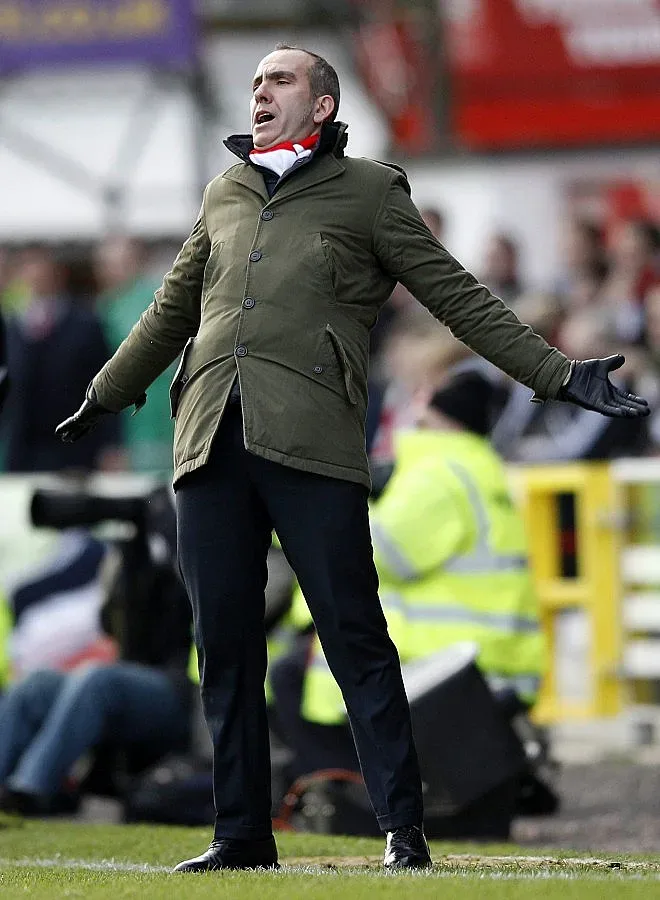 Ди Канио пое "Съндърланд"