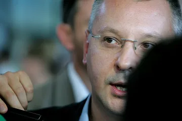 Цветанов и Станишев на разпит за бръмбарите