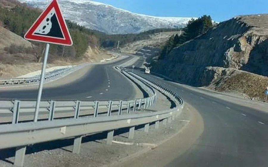 Три търга за отсечка от "Струма"