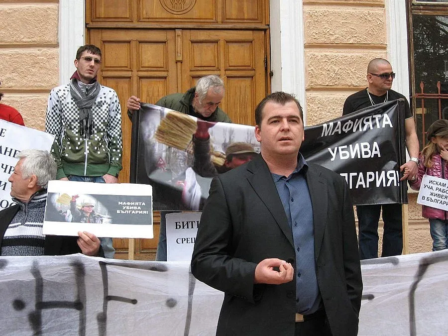Протестиращите в Добрич искат кмета да се отчете за визита в САЩ