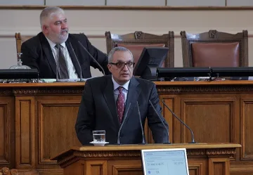 Костов: Станишев ми взе идеята за свалянето на Борисов
