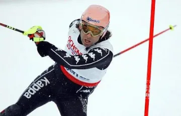 Принц се пуска на слалом в Банско