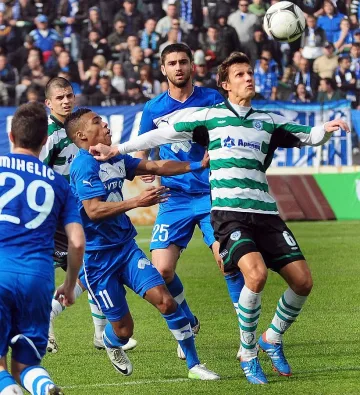 "Левски" взе точка край морето