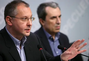 ГЕРБ: Станишев се самооцени като слаб премиер 