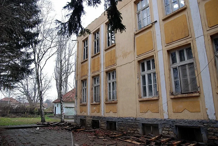 Закриха училището в село Громшин