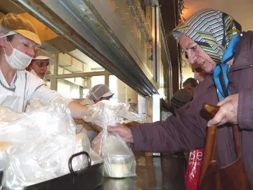 Кабинетът прави магазини за бедни