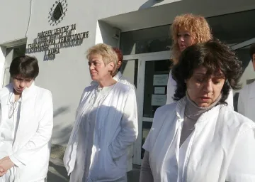 Чиновници спъват доктори за стипендии