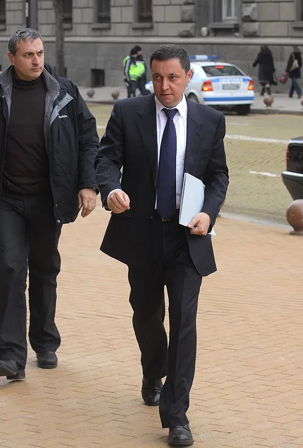 Сигналът на Станишев предложен първо на Яне