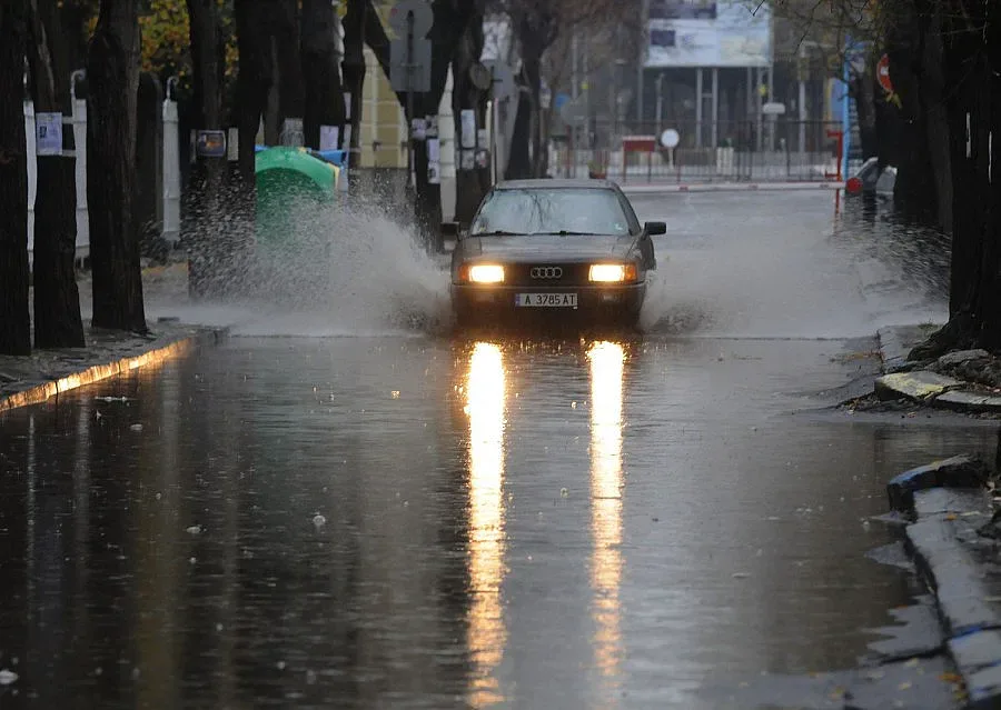 Облаци и валежи ще има и в петък