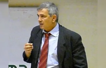 Треньор по баскетбол води листата на ГЕРБ в Ямбол