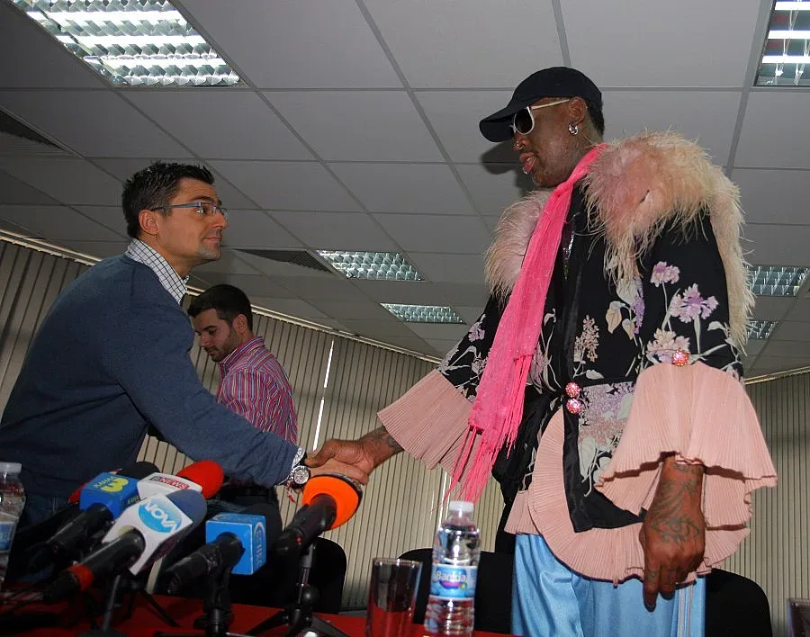 Денис Родман иска пица и мацки