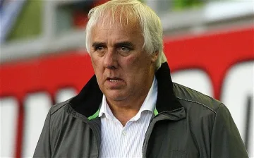 Бащата на братя Невил се гаври с жена