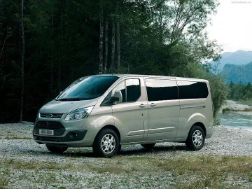 Стил и комфорт от новия Ford Tourneo Custom