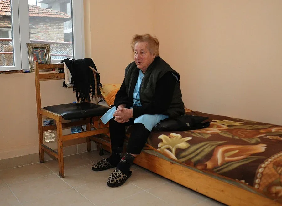 Българските жени живеят най-кратко в ЕС