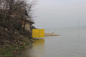 Дунав пълзи към къщите