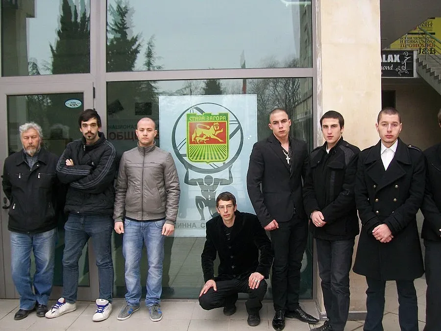 И бунтарите под Аязмото се разцепиха