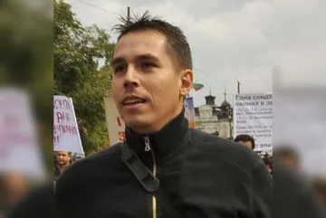 Славчев: Държавата е на колене