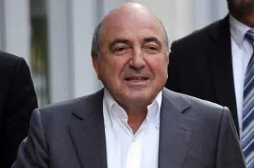 Спецполицаи разследват смъртта на Березовски