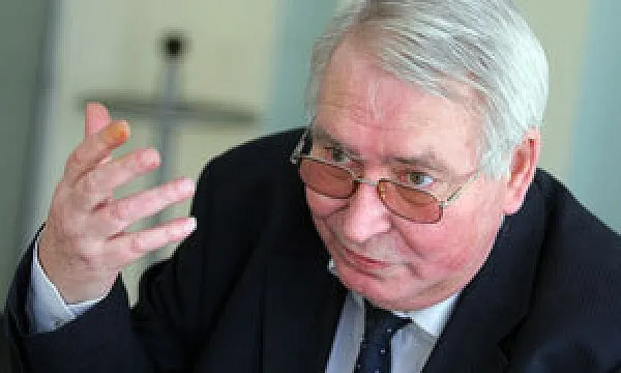 Паднеш ли от коня, телефонът замлъква