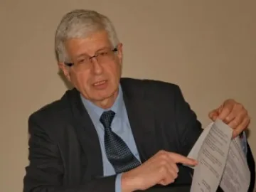 Червени барикади за Румен Овчаров