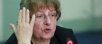 Шефката на ДКВЕР с 18 лв. сметка за ток