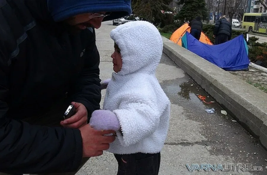 Полицейско куче стресна бебе