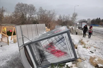 Внимание! Падащи билбордове