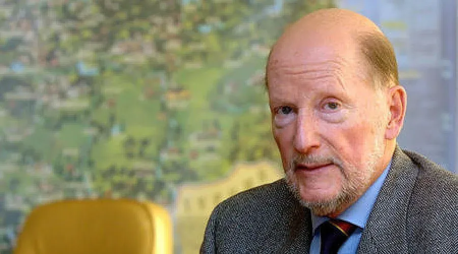 Царят защити Марин Райков