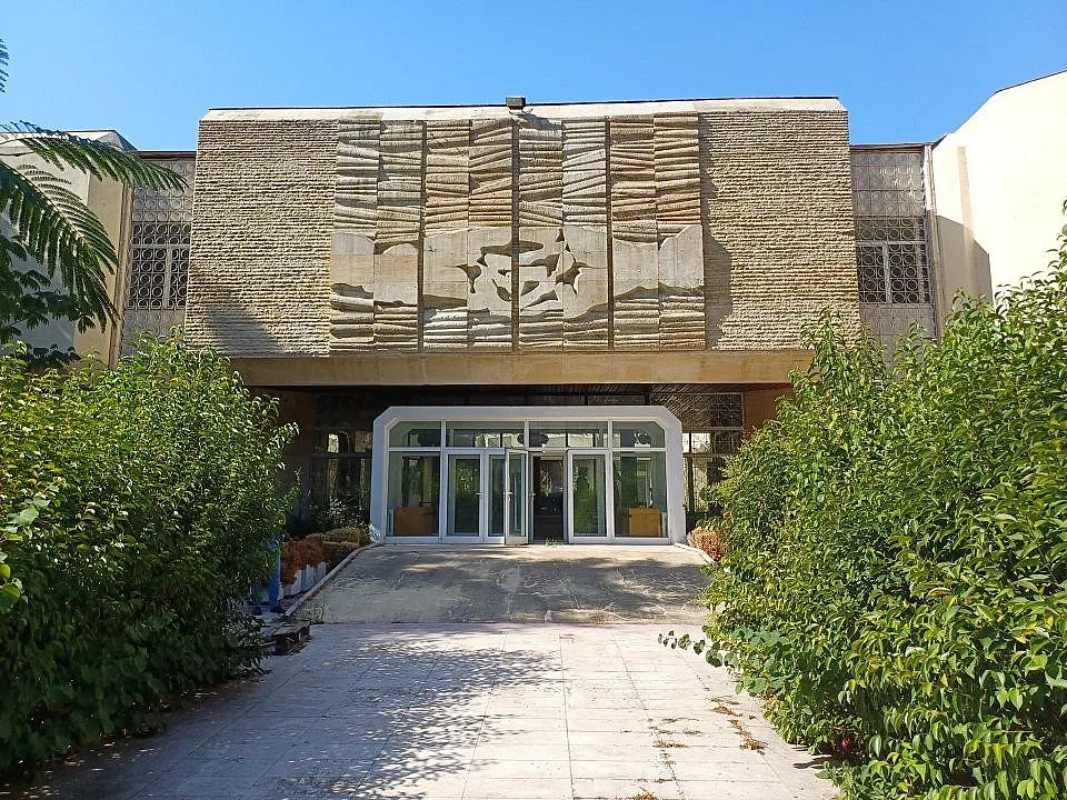 Решиха съдбата на уникална дипломатическа сграда