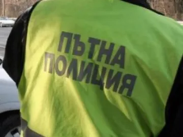 Хлапак без книжка потроши дете и баща си на пътя