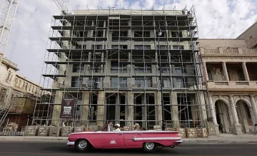 Бизнесът отлага харчове до следващия кабинет   