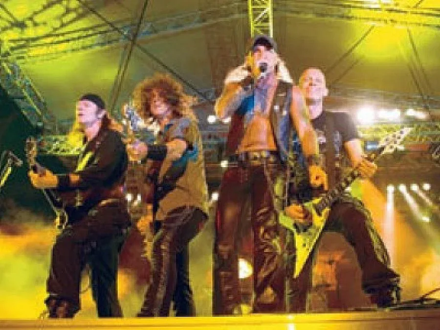 Рокаджии пълнят Каварна