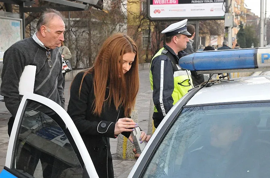 Мерцедес се натресе в рейс с деца
