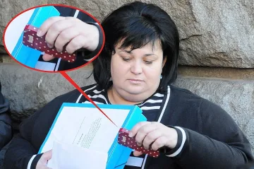 Фидосова с iPhone калинка   