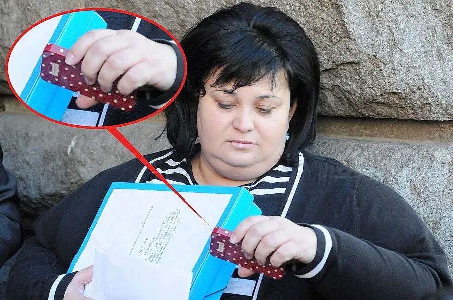 Фидосова с iPhone калинка   