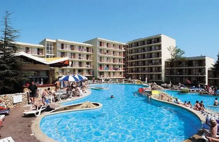 Хотели по морето наемат стажанти