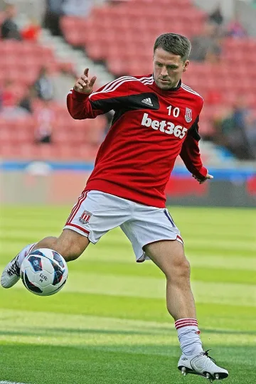 Оуен спира с футбола през лятото