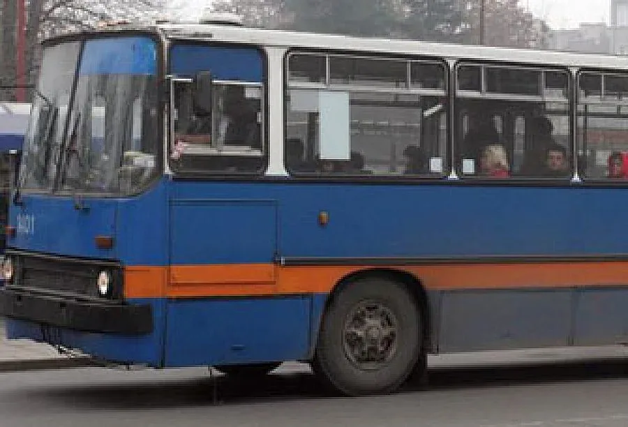 Пиян нападна тролей с нож