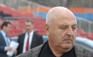 Шефът на "Славия" с оферта към "Спартак" М