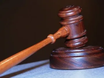 Темида умува да даде ли Брендо на Румъния