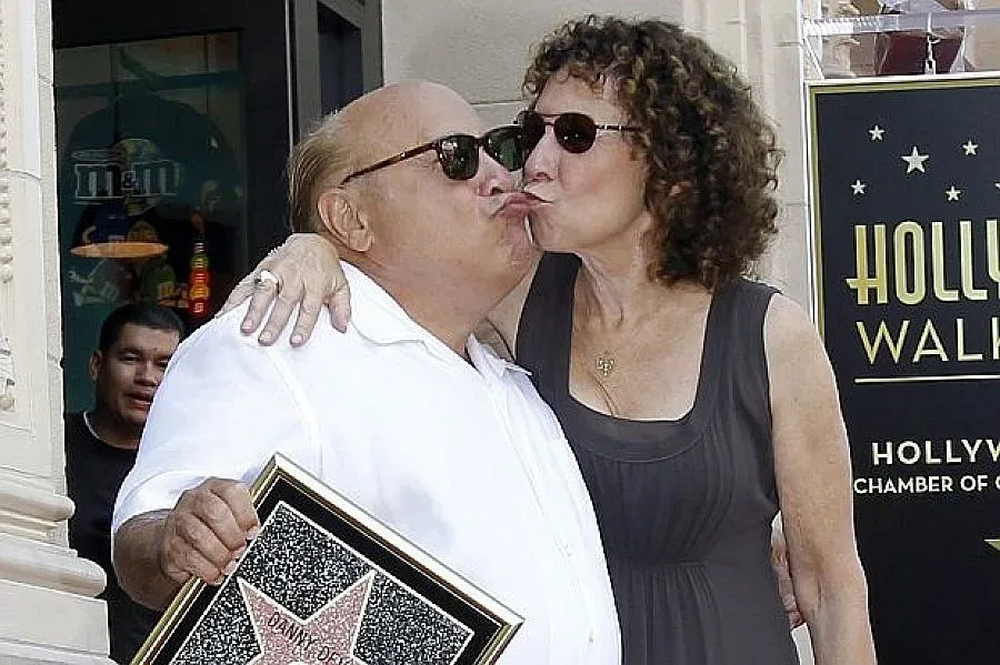 Дани Де Вито спаси брака си