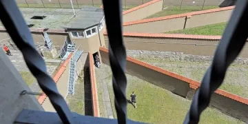 Затворник взе 6-ма заложници в Гърция