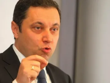 Яне: Не съм пуделът на Бойко Борисов