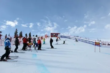 Банско събира дипломатическия ски елит