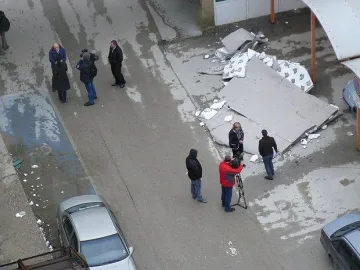 Пациенти спасяват болница от урагана