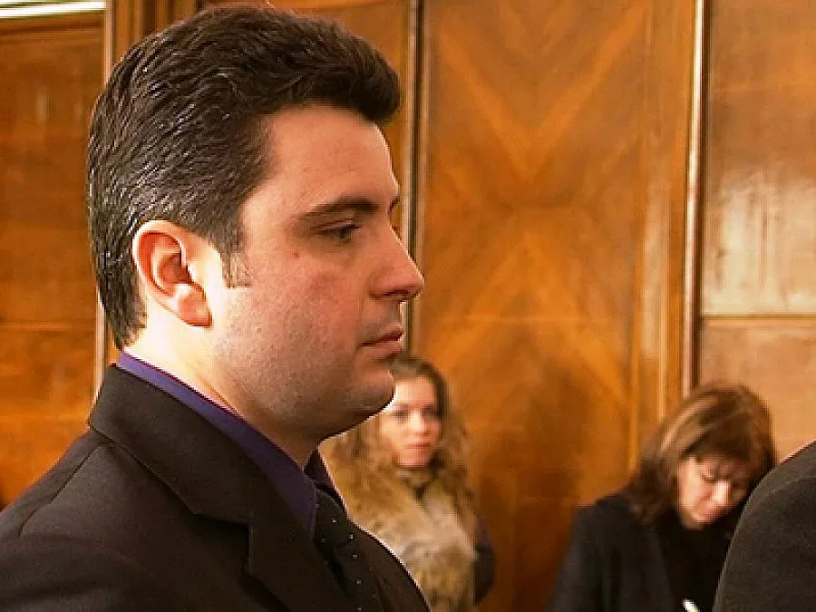 Русенският Остап Бендер остава в ареста