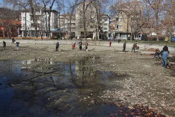 Събират 750 тона пясък от улиците
