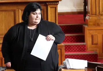 Фидосова си тръгва с гордост